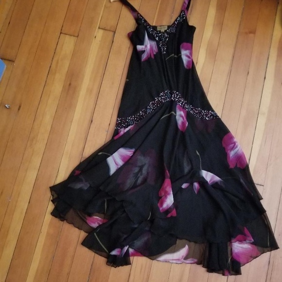 Dress - Picture 1 of 4